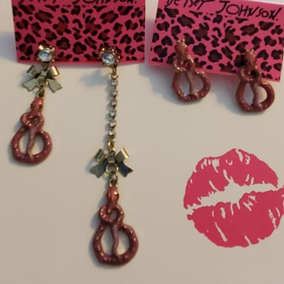 Betsey Johnson 3 Piece Set Snake & Flower Necklace & Earrings - Picture 5 of 11